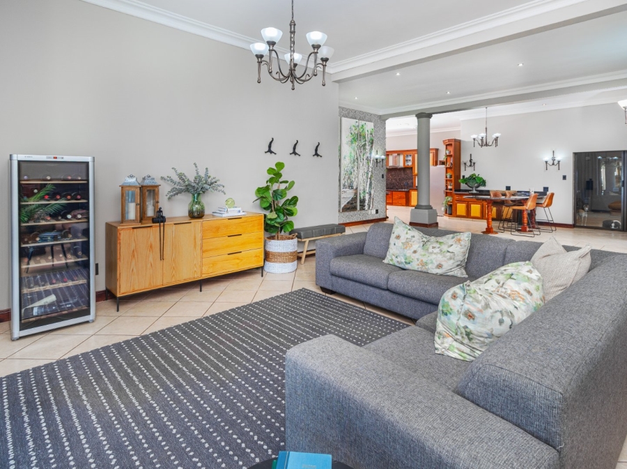 4 Bedroom Property for Sale in Kosmos Ridge North West